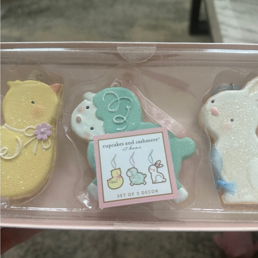 cupcakes and cashmere easter decor